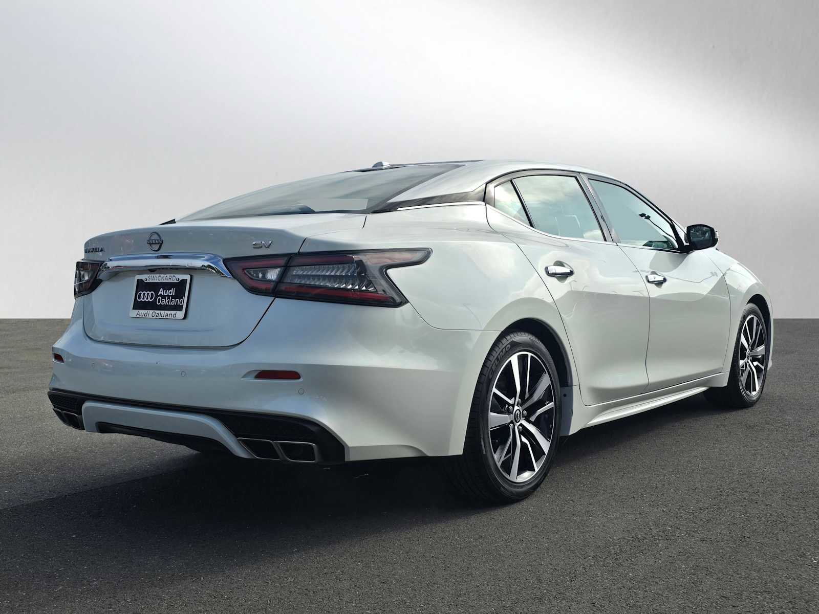 Used 2023 Nissan Maxima SV w/ Floor Mat Group image 3