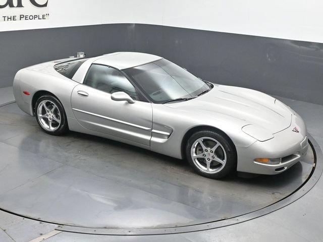 Used 2004 Chevrolet Corvette Coupe RWD image 40