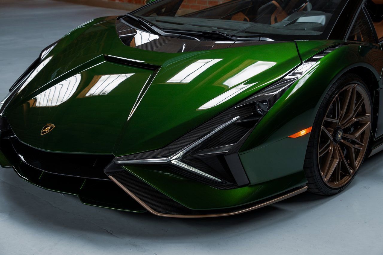 Used 2021 Lamborghini Sian Roadster image 14