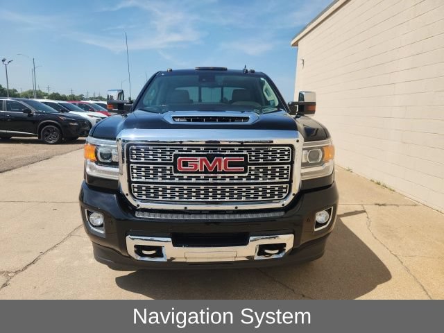 Used 2018 GMC Sierra 2500 Denali w/ Duramax Plus Package AWD/4WD image 3