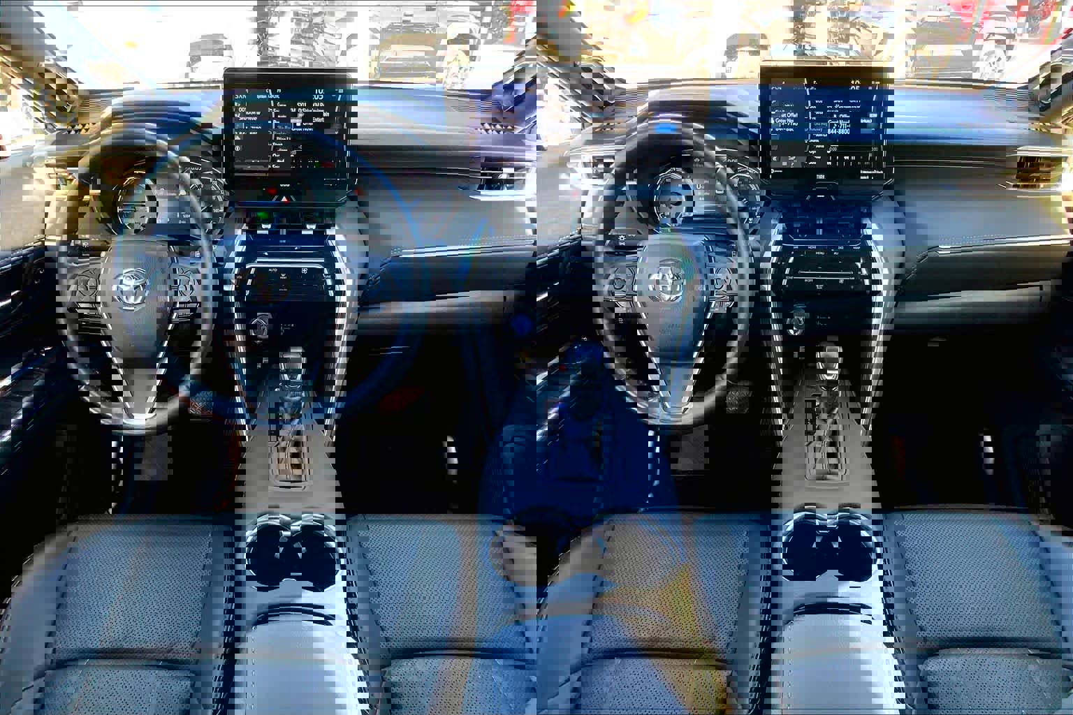 Used 2021 Toyota Venza XLE w/ Softex Package image 16