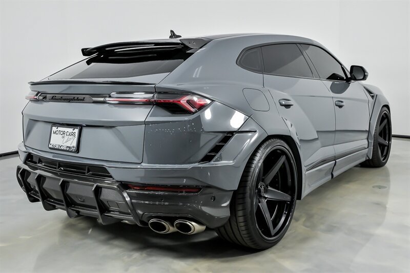Used 2024 Lamborghini Urus Performante AWD/4WD image 10