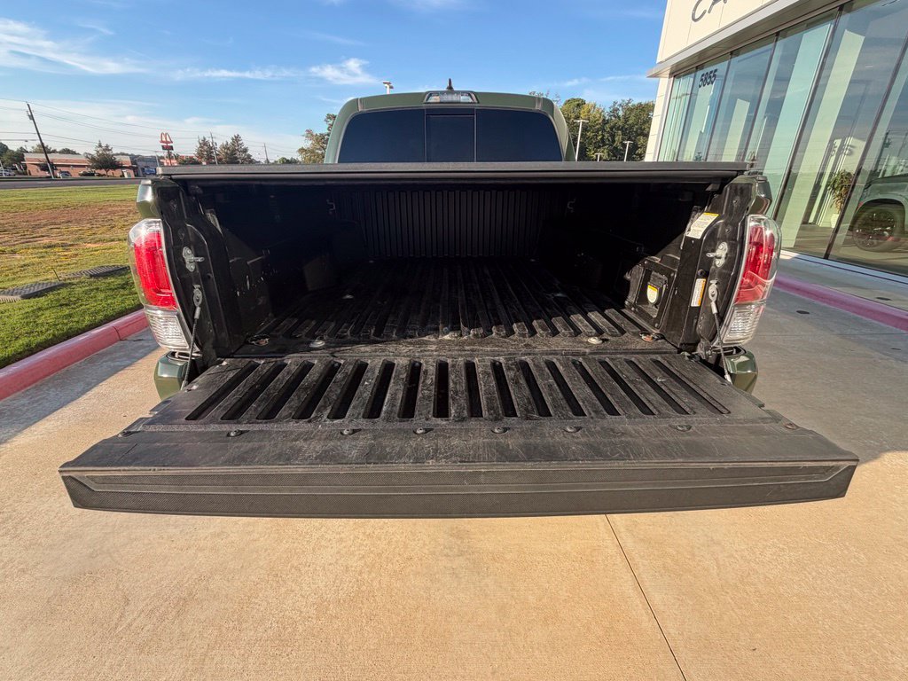 Used 2022 Toyota Tacoma TRD Sport AWD/4WD image 11