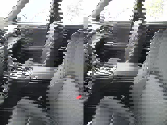 Used 2025 Toyota Crown XLE image 9