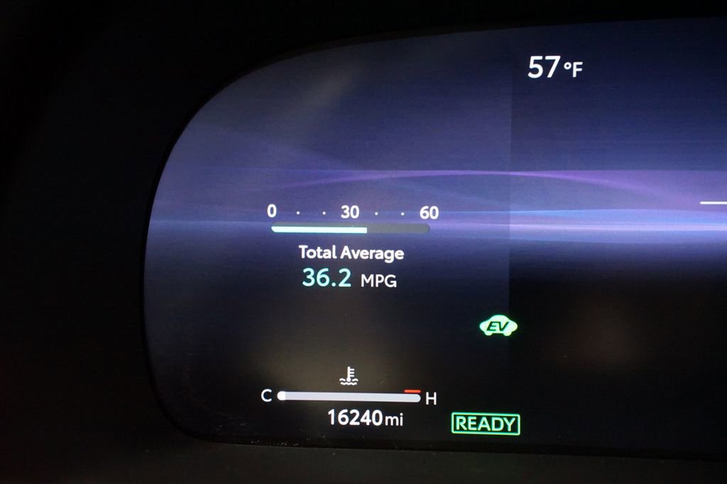 Certified 2025 Toyota Crown Signia image 17