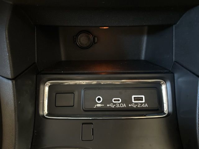 Used 2023 Subaru Ascent Onyx Edition image 8