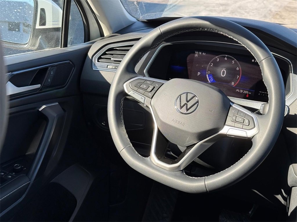 Certified 2023 Volkswagen Tiguan SE w/ Panoramic Sunroof Package image 14
