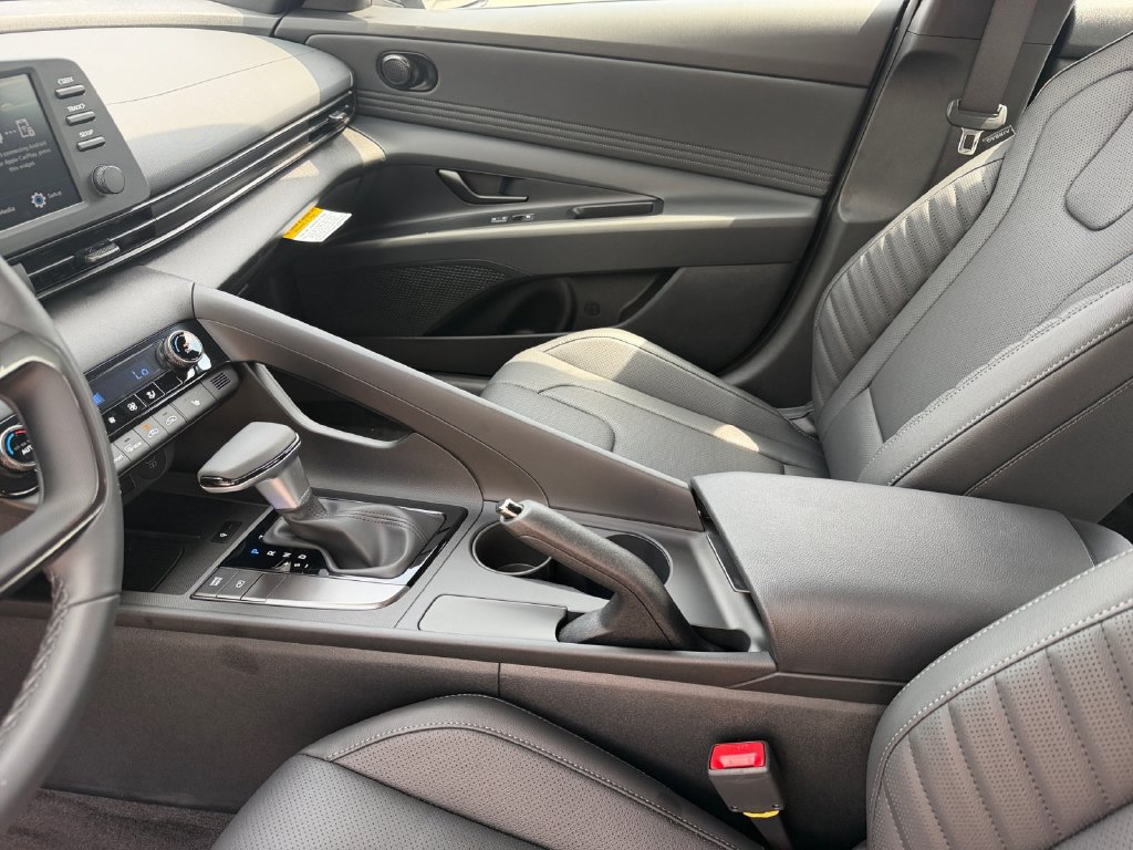 New 2026 Hyundai Elantra SEL Sport FWD image 4
