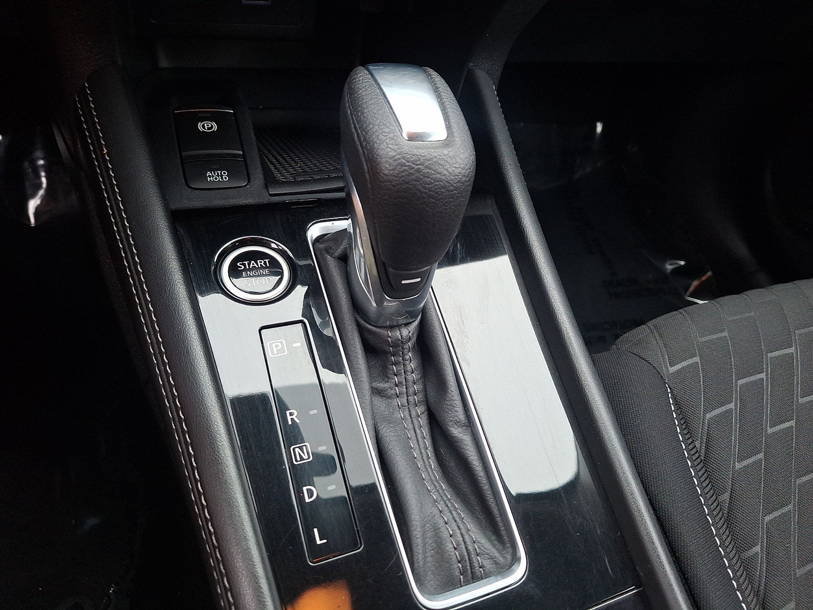 Used 2022 Nissan Kicks SV FWD image 14