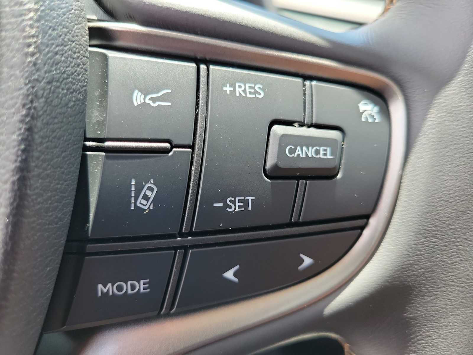 Used 2021 Lexus UX 200 w/ Accessory Package (Z1) FWD image 23