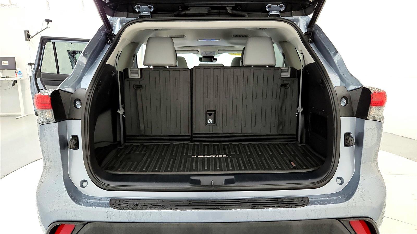 Certified 2023 Toyota Highlander XLE image 13