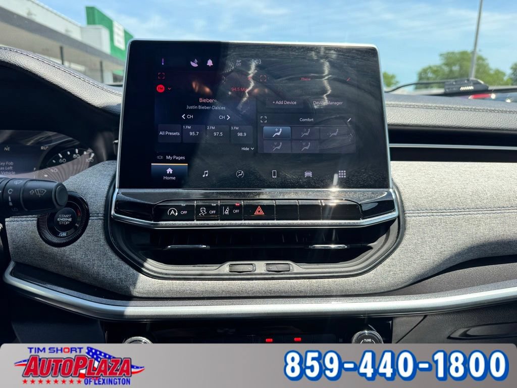 Used 2024 Jeep Compass Latitude AWD/4WD image 5
