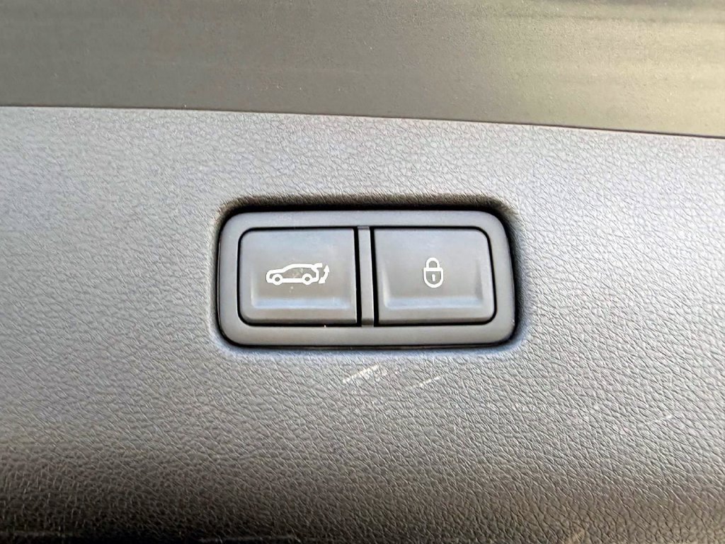 Certified 2025 Genesis GV70 2.5T AWD/4WD image 7