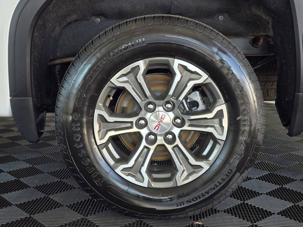 Used 2025 GMC Sierra 1500 SLT image 11