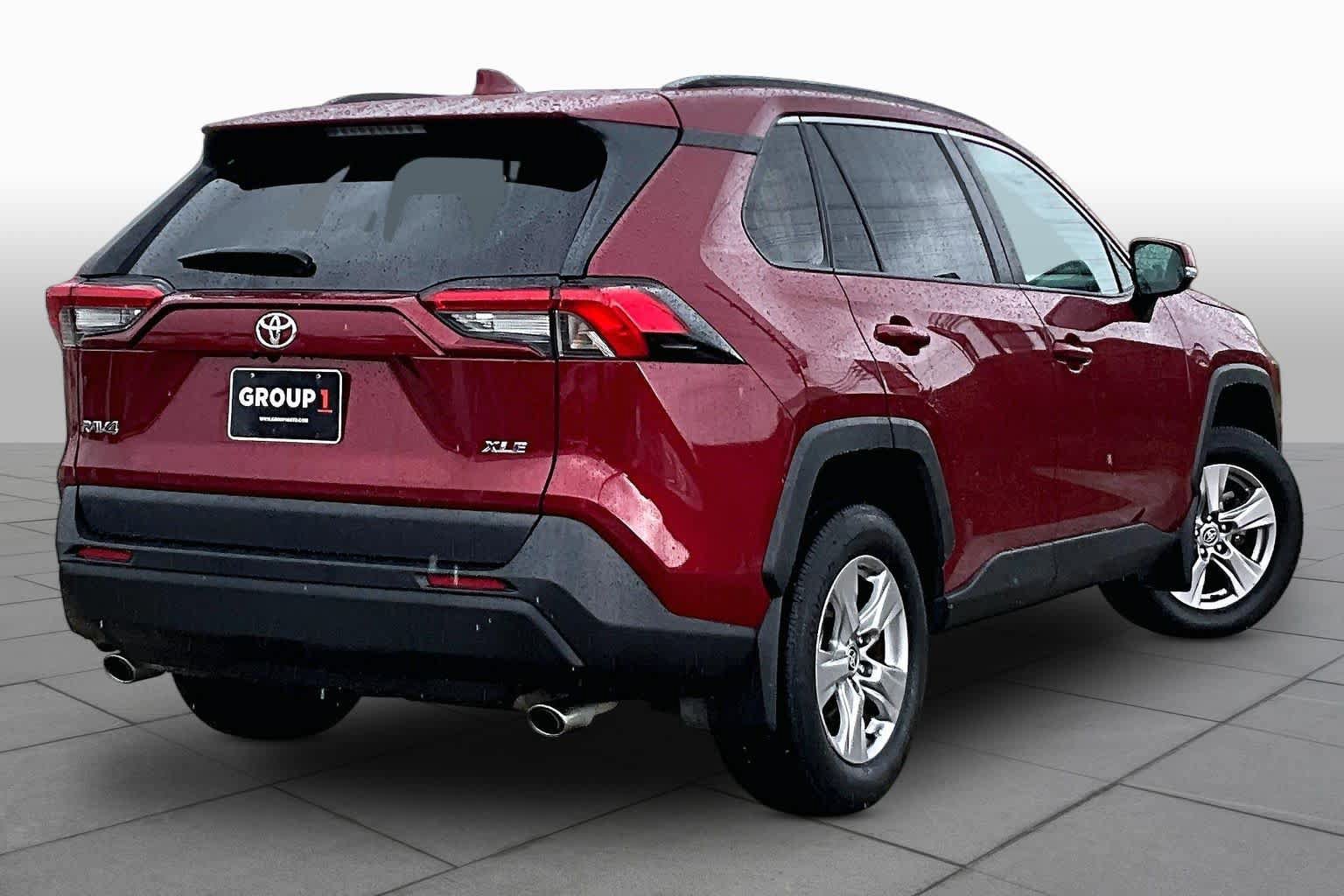 Used 2023 Toyota RAV4 XLE w/ Convenience Package FWD image 12