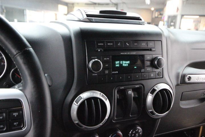 Used 2014 Jeep Wrangler Sport AWD/4WD image 16