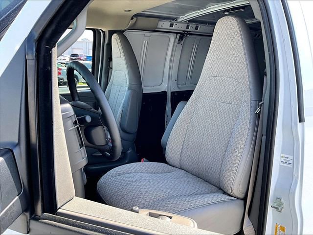 New 2026 Chevrolet Express 2500 w/ Driver Convenience Package RWD image 10