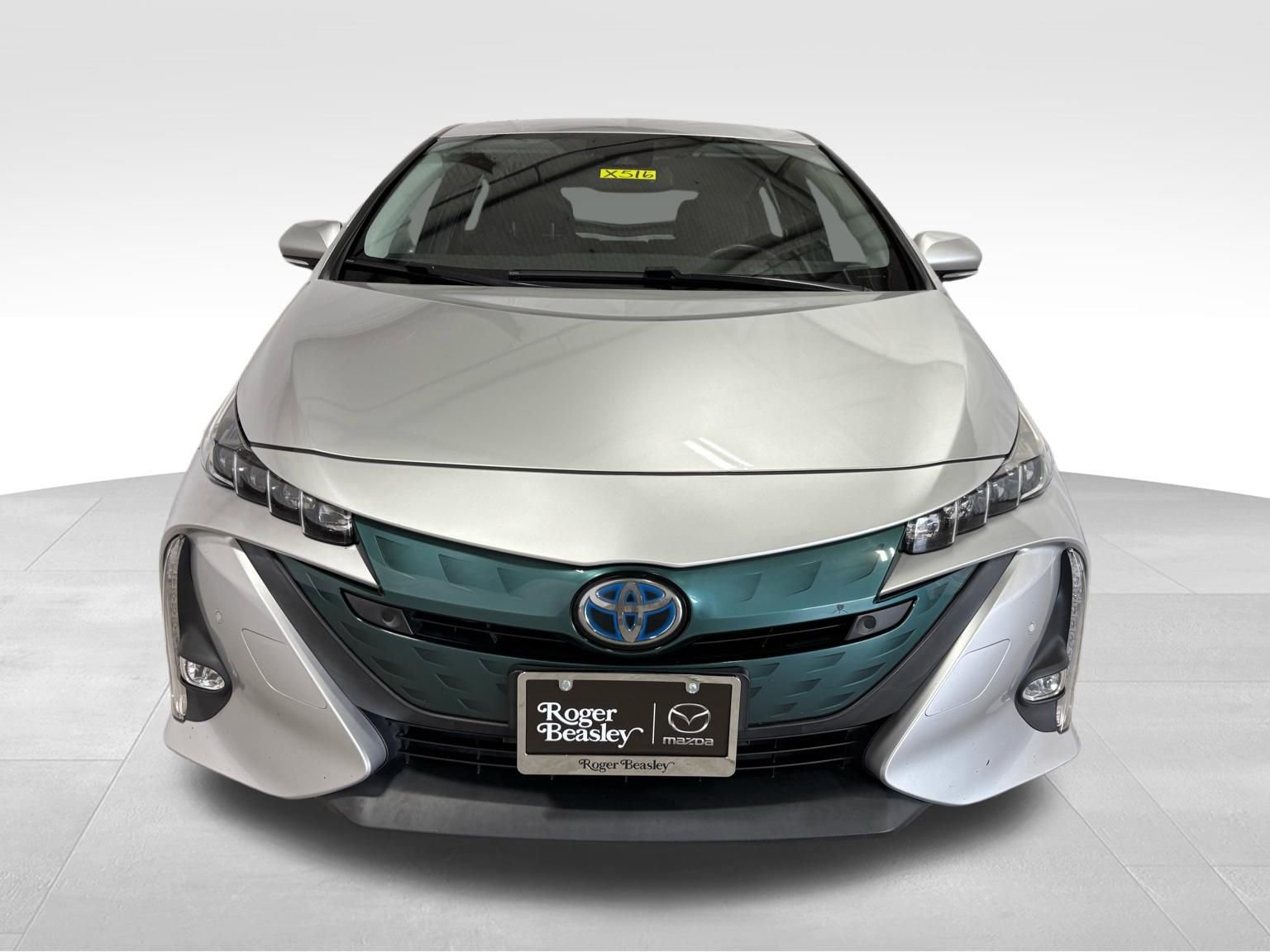 Used 2018 Toyota Prius Prime Advanced FWD image 2
