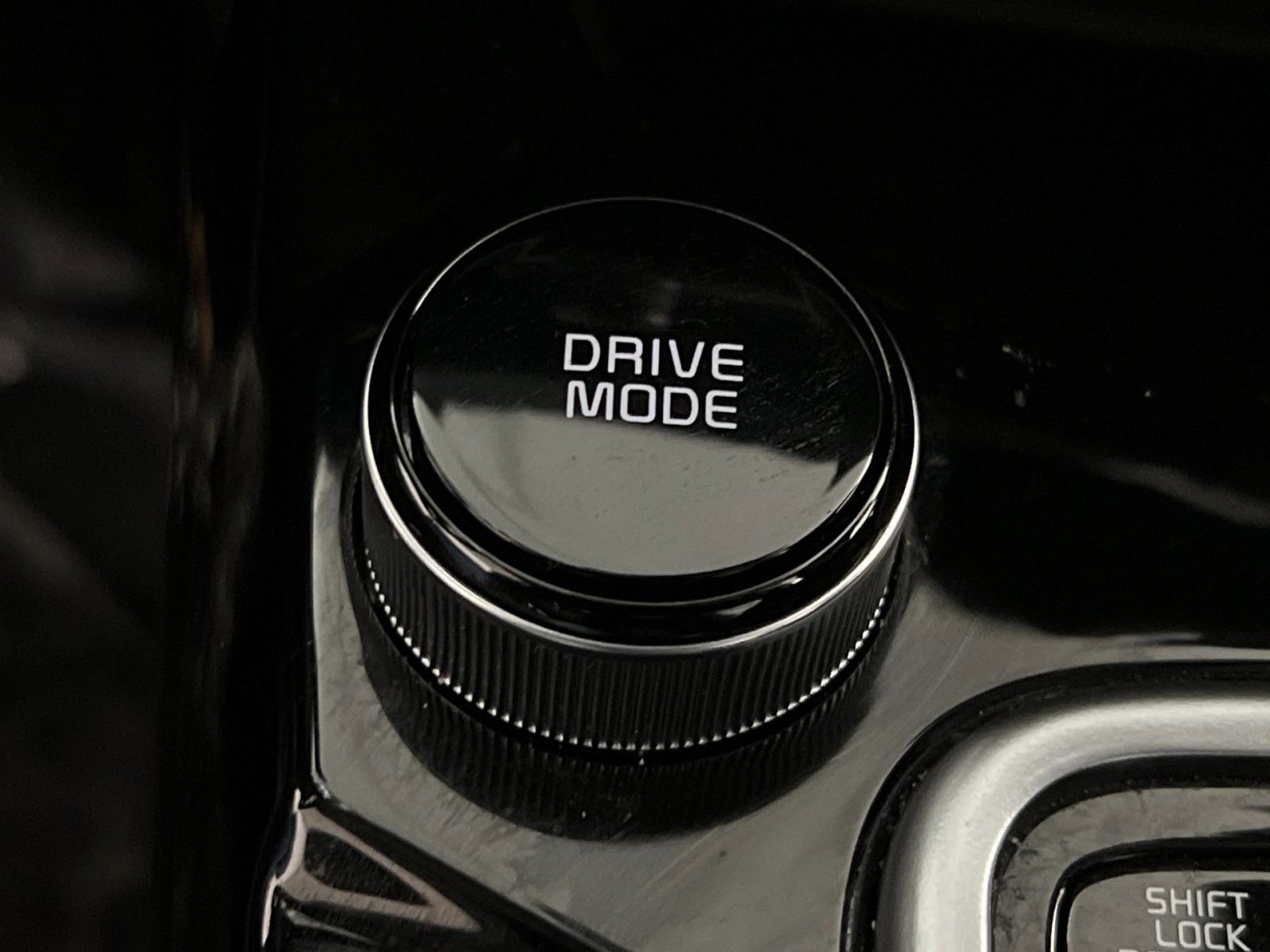 Used 2025 Kia Seltos SX w/ SX Sunroof Package image 32