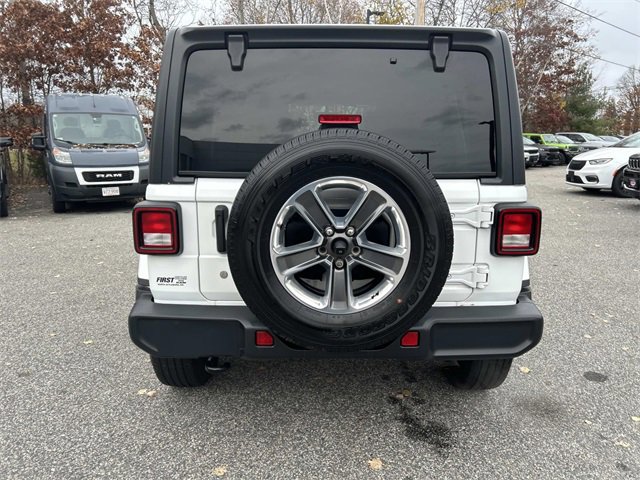 Used 2018 Jeep Wrangler Unlimited Sahara image 4