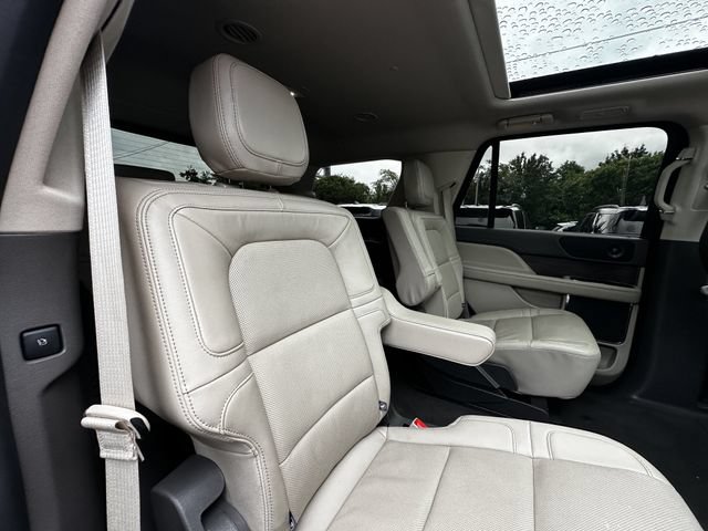 Certified 2024 Lincoln Navigator Reserve w/ Monochromatic Package AWD/4WD image 37