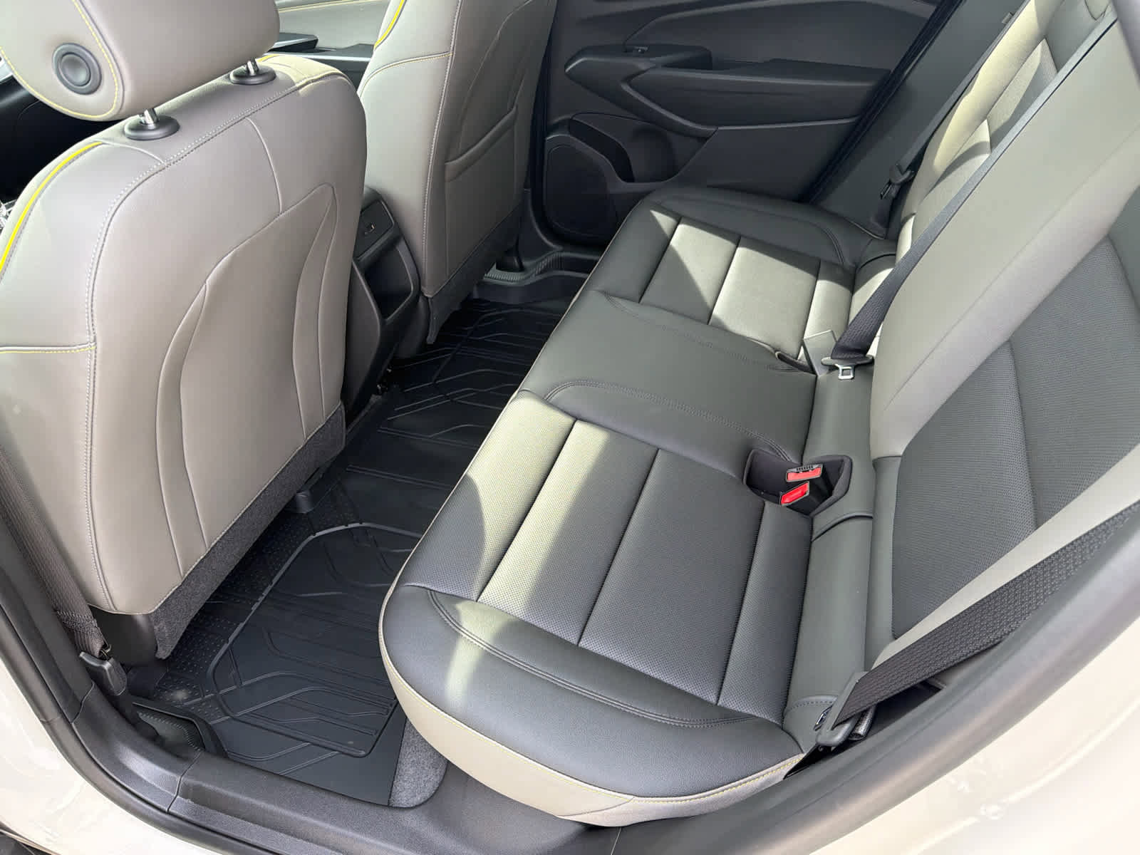 New 2026 Chevrolet Trax ACTIV w/ Sunroof Package FWD image 19