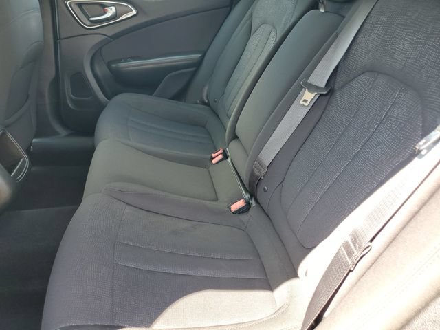 Used 2015 Chrysler 200 Limited w/ Convenience Group FWD image 10