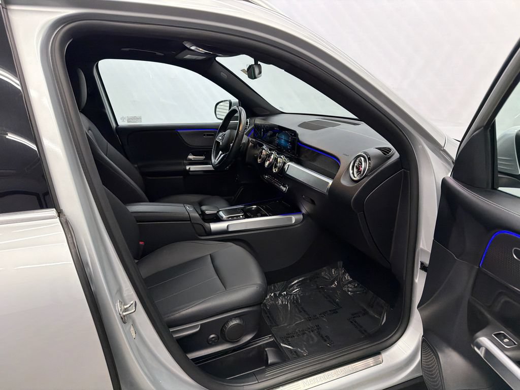 Used 2022 Mercedes-Benz GLB 250 w/ Premium Package Lite image 13