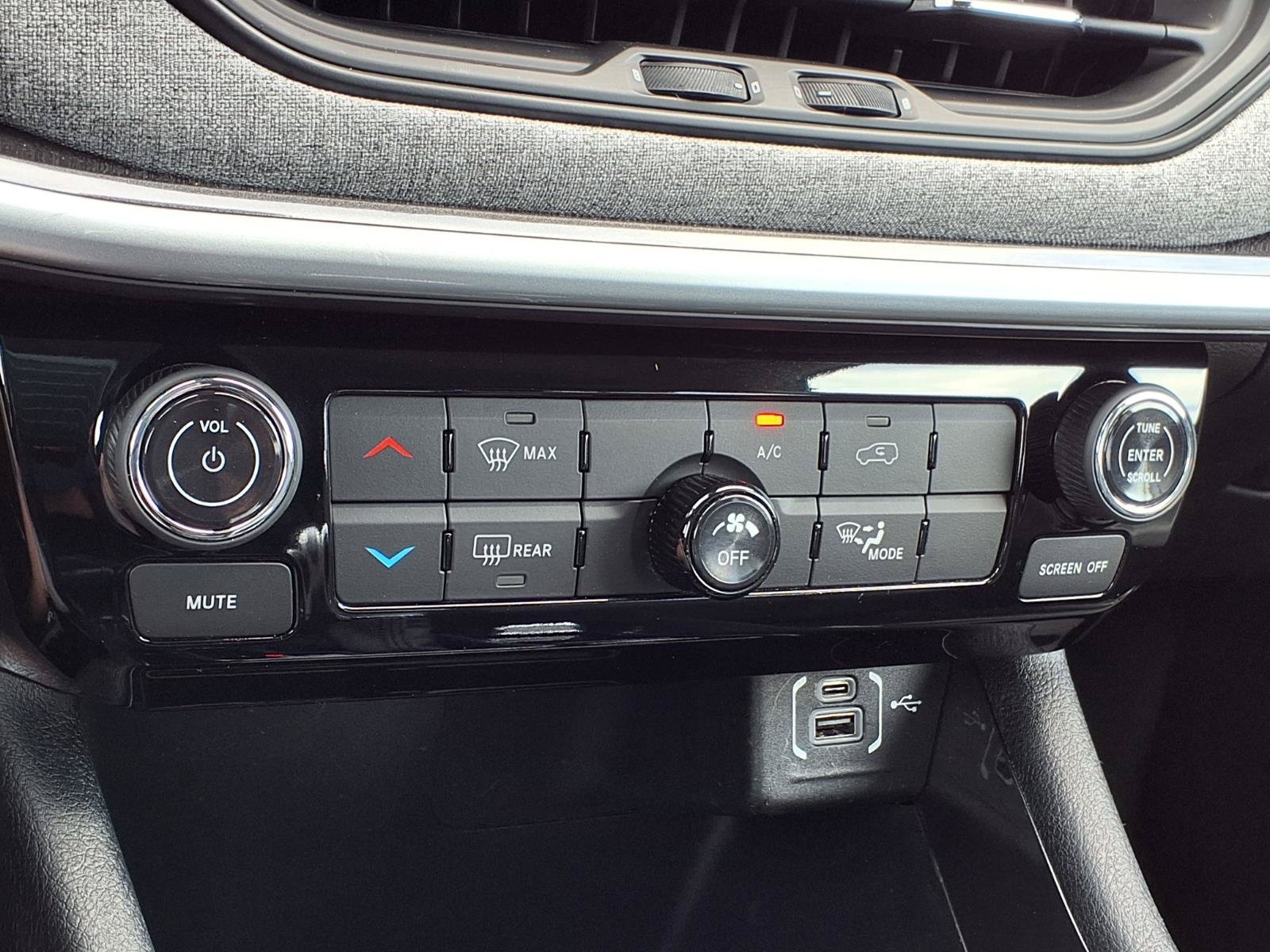 Used 2022 Jeep Compass Latitude AWD/4WD image 10