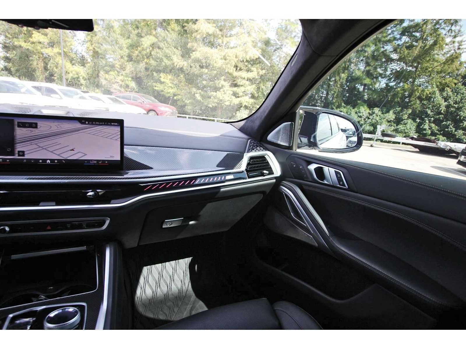 Used 2024 BMW X6 M60i AWD/4WD image 8