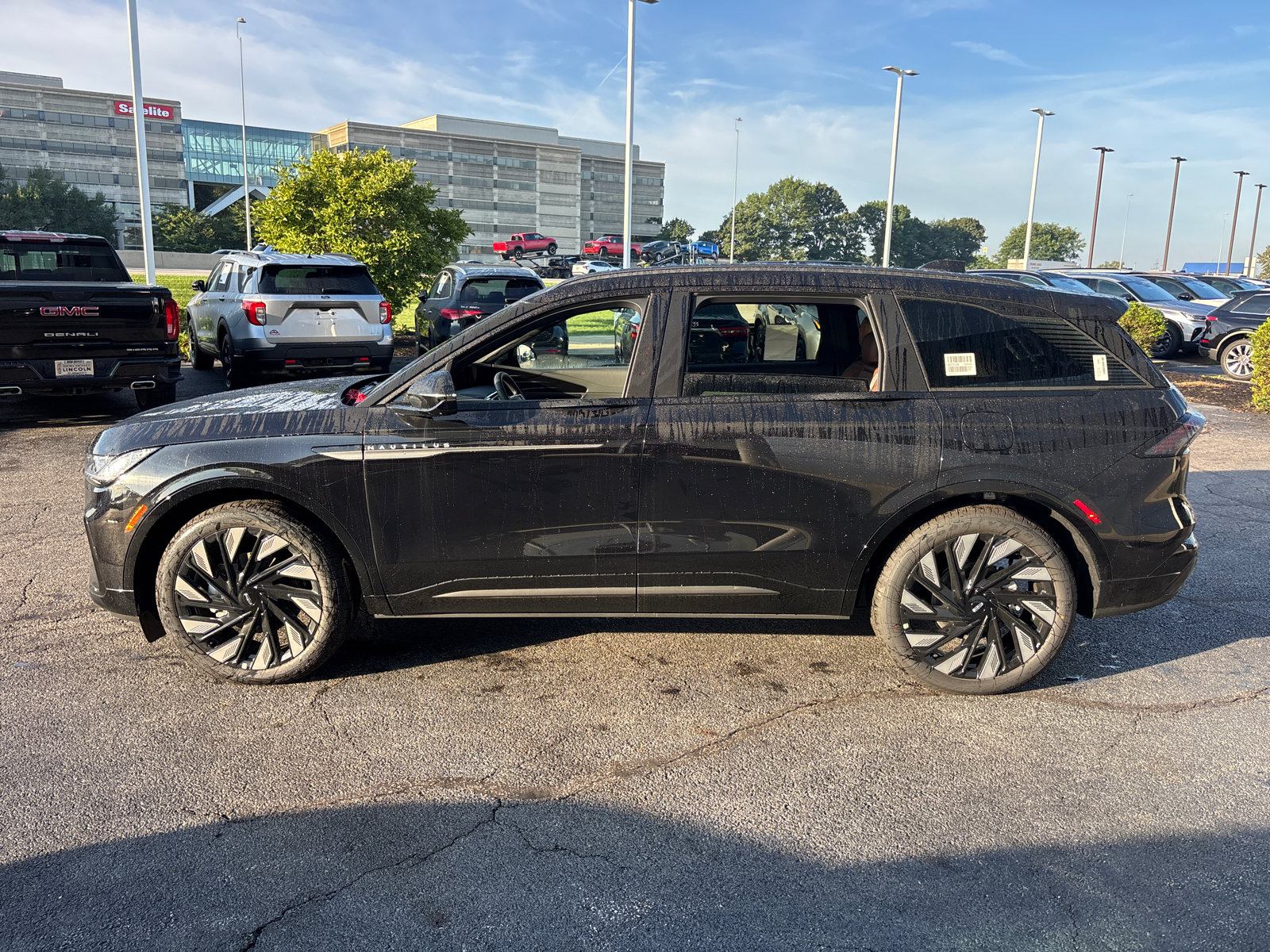 New 2026 Lincoln Nautilus Reserve w/ Jet Appearance Package AWD/4WD image 4