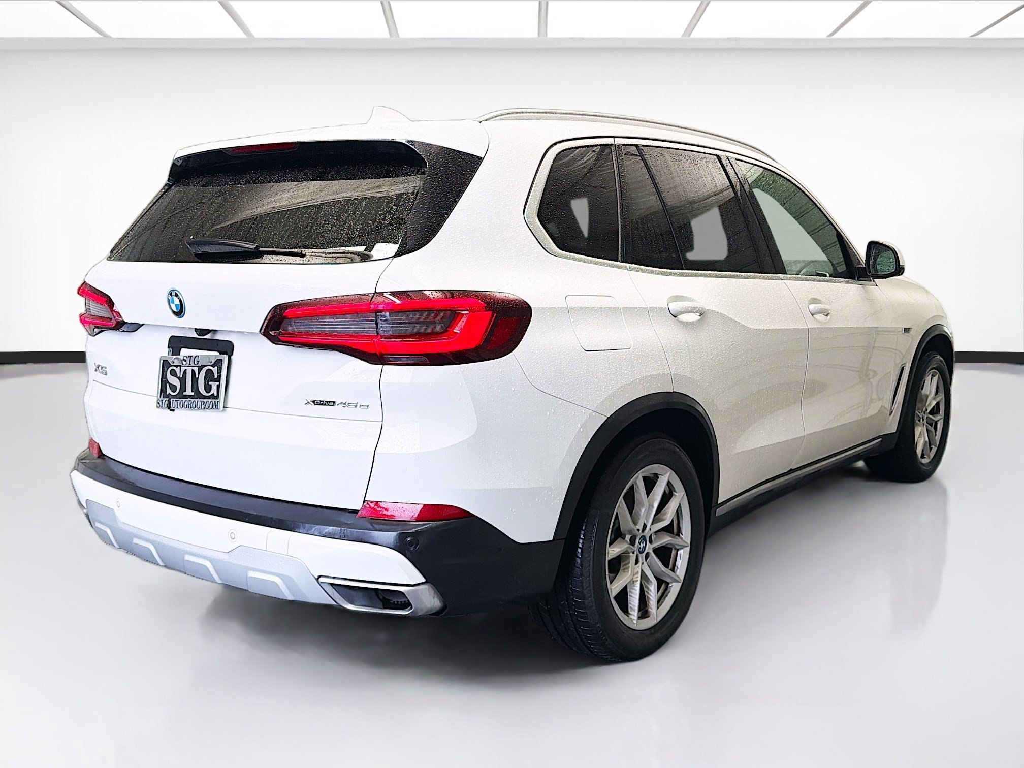 Used 2022 BMW X5 xDrive45e w/ Executive Package AWD/4WD image 4