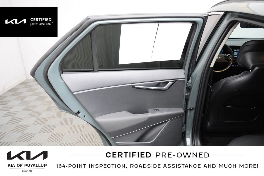 Certified 2025 Kia Niro EX FWD image 12