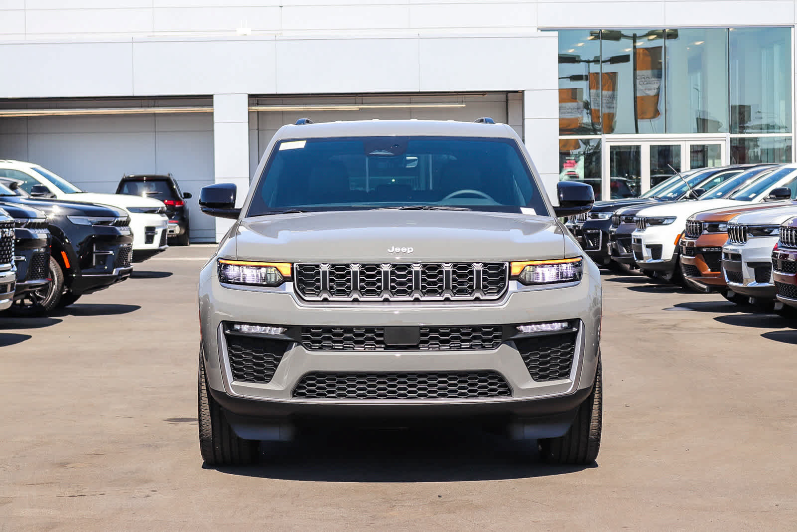New 2027 Jeep Grand Cherokee Limited AWD/4WD image 2