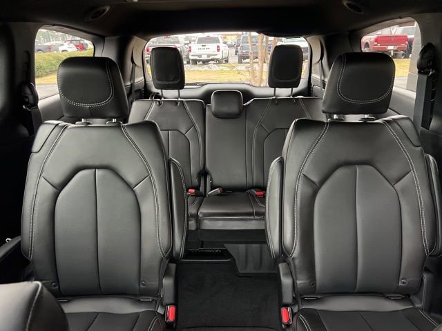 New 2026 Chrysler Pacifica Select image 18