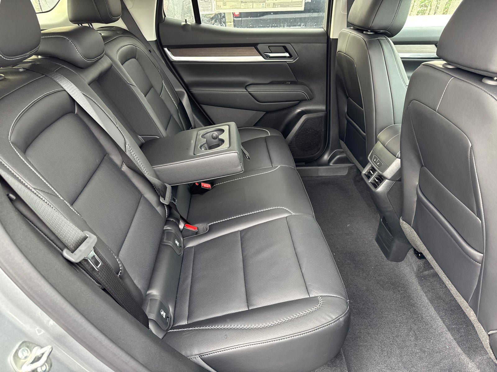 Used 2026 GMC Terrain Denali w/ LPO, Black Badging Package AWD/4WD image 18