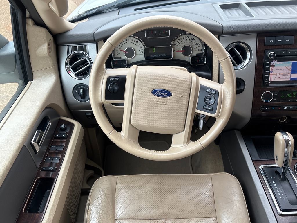 Used 2014 Ford Expedition XLT w/ Equipment Group 202A RWD image 2