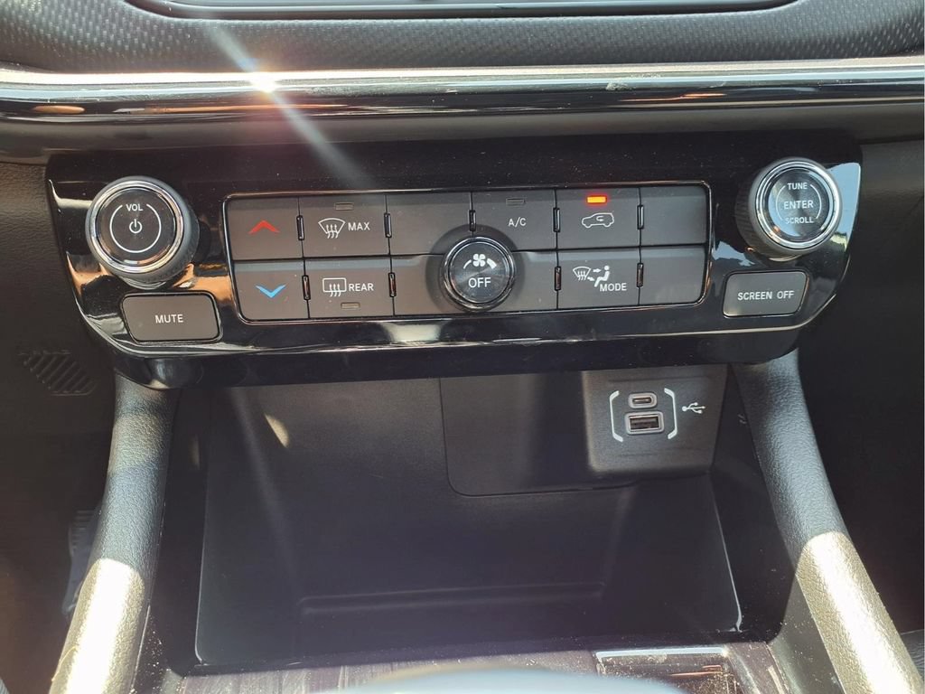 New 2026 Jeep Compass Latitude AWD/4WD image 28