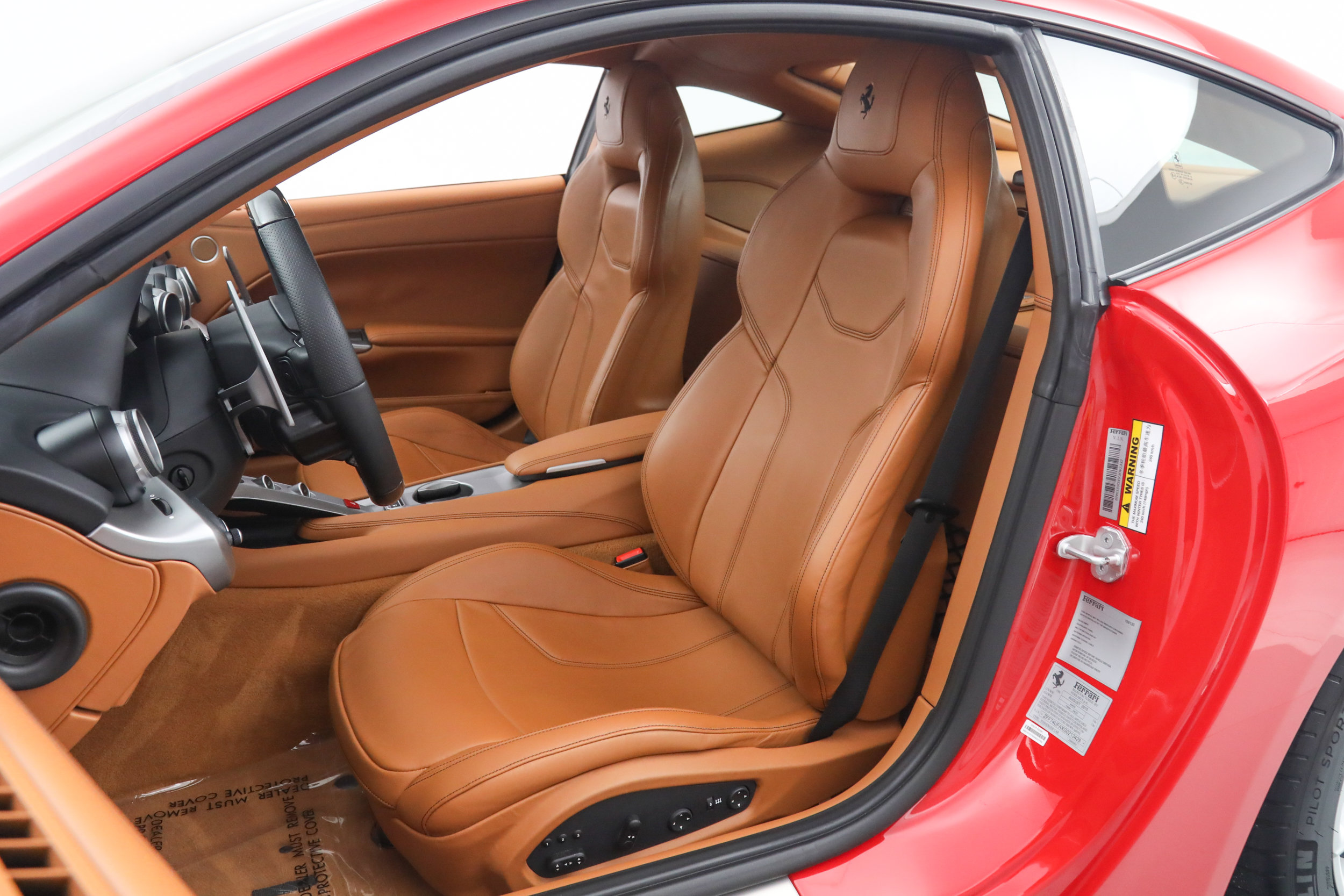 Used 2016 Ferrari F12 Berlinetta RWD image 5