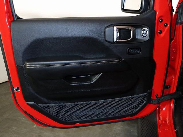 Used 2025 Jeep Wrangler Unlimited Sahara image 24