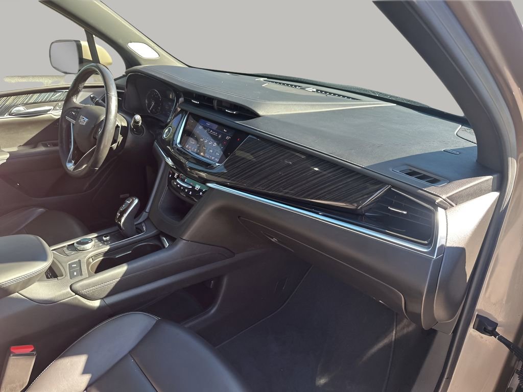 Used 2022 Cadillac XT6 Premium Luxury image 14