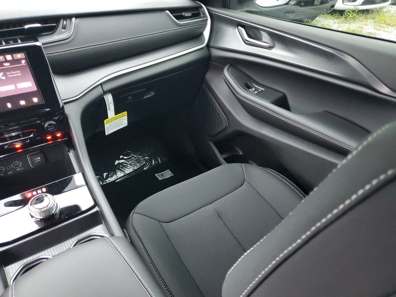 New 2025 Jeep Grand Cherokee Laredo image 15