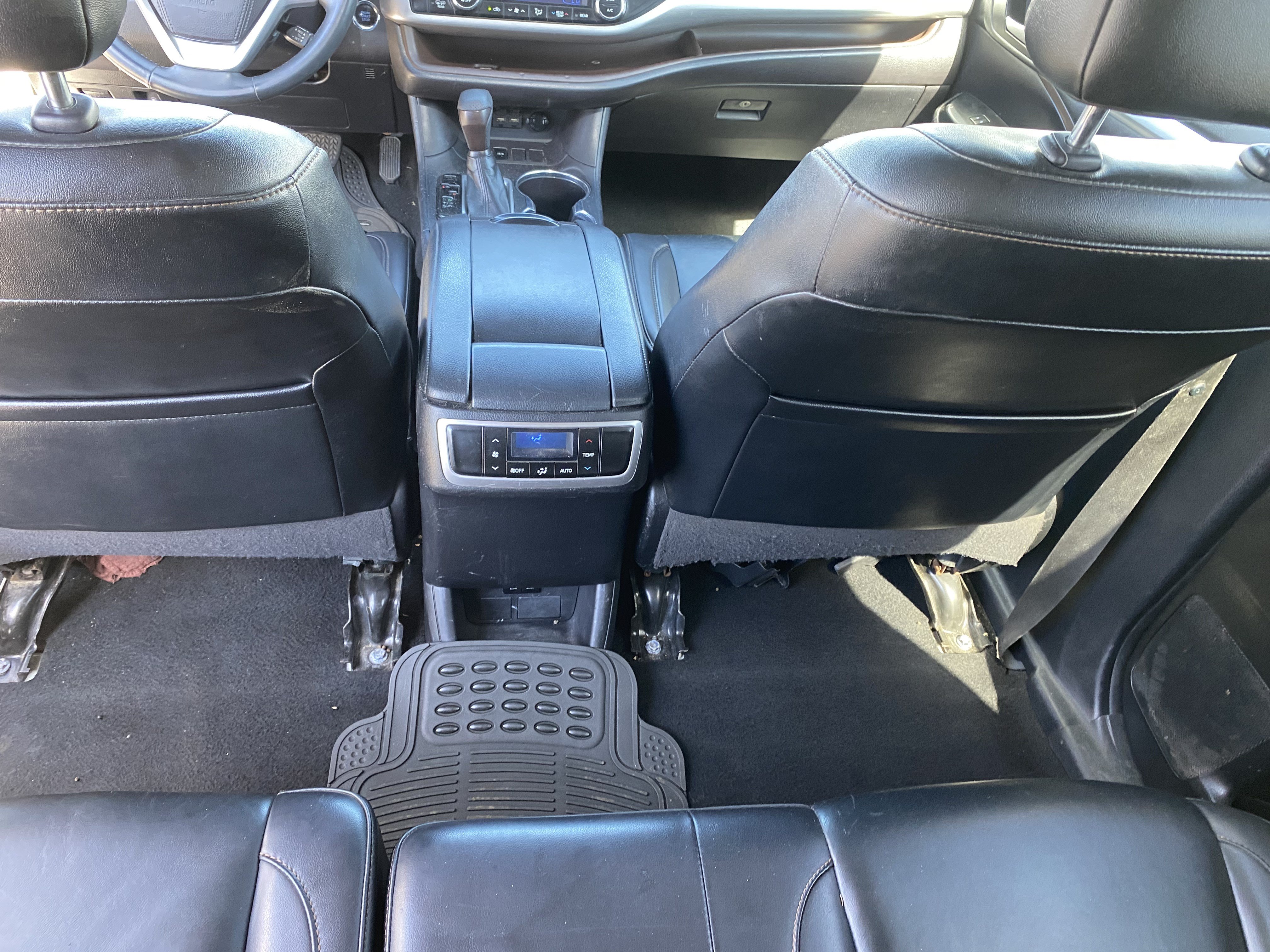 Used 2019 Toyota Highlander XLE FWD image 20