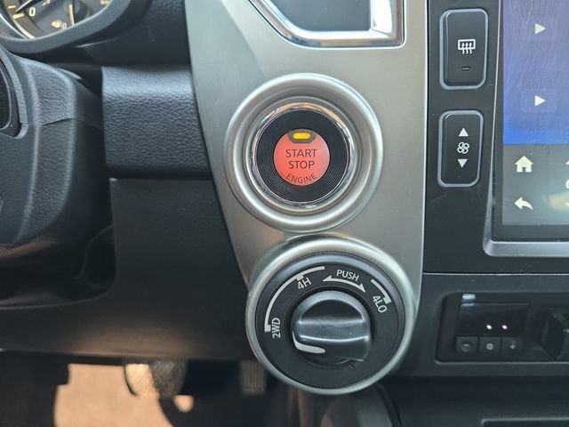 Used 2017 Nissan Titan PRO-4X w/ Pro-4x Convenience Package AWD/4WD image 26