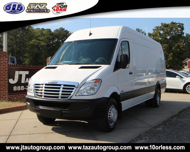 Used 2013 Freightliner Sprinter 3500 RWD image 3
