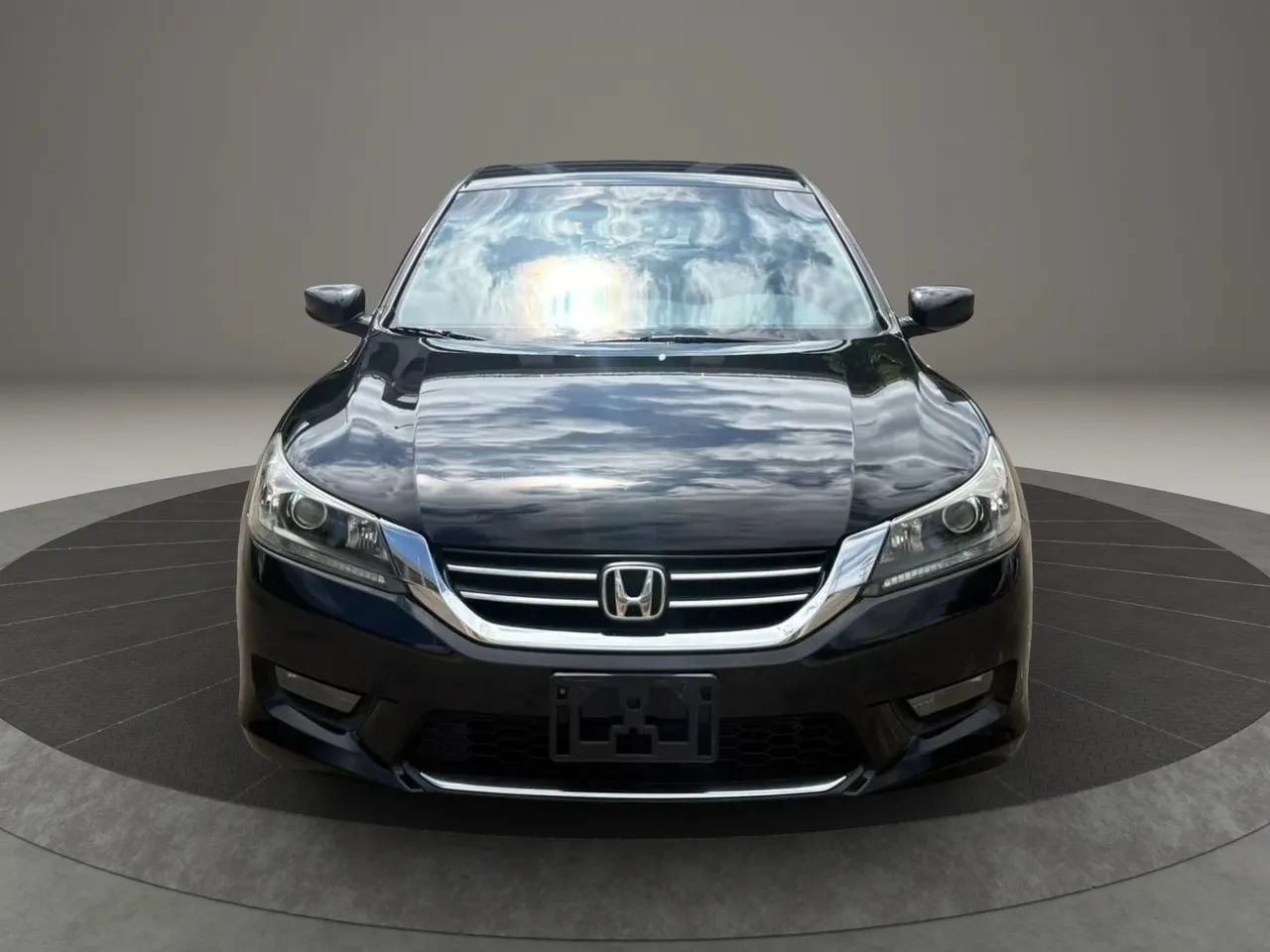 Used 2015 Honda Accord Sport image 2