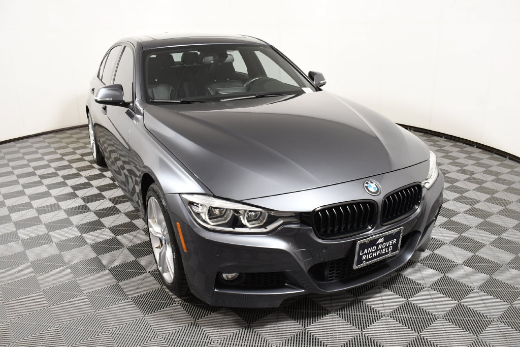 Used 2018 BMW 340i xDrive Sedan AWD/4WD image 9