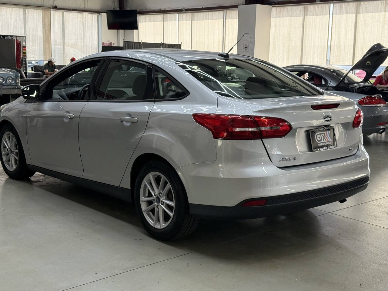 Used 2017 Ford Focus SE FWD image 4