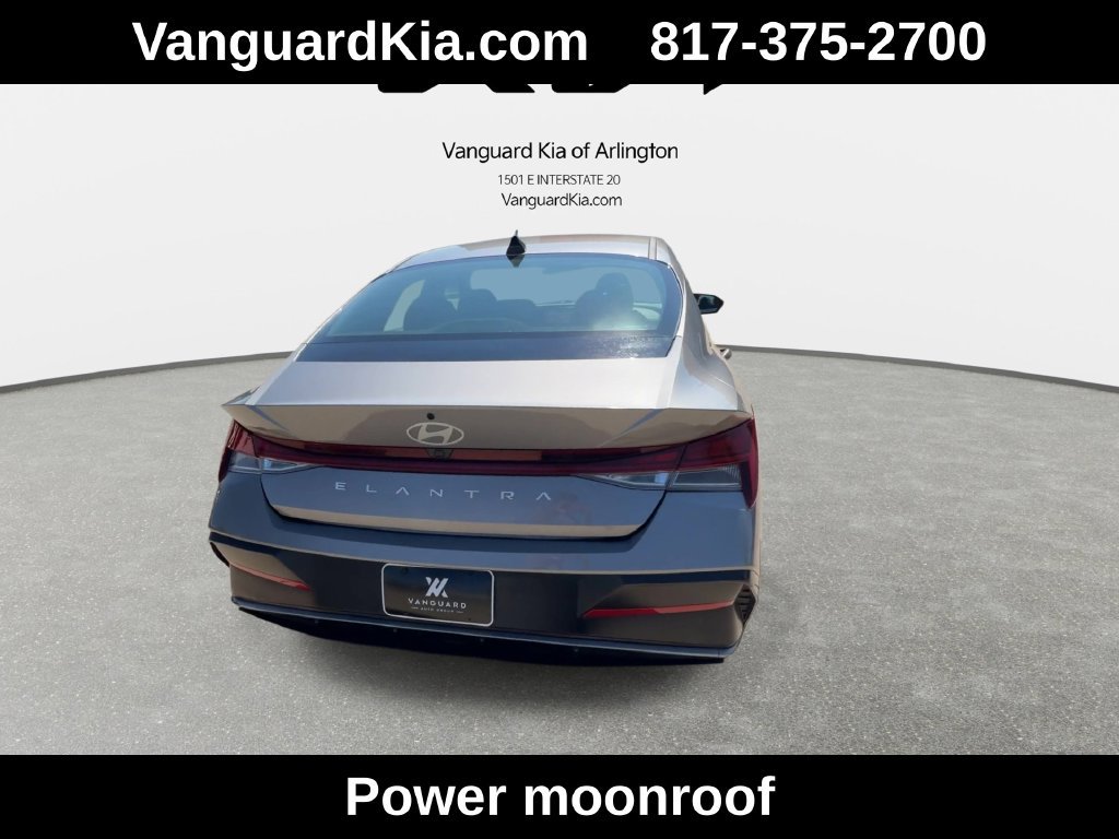 Used 2025 Hyundai Elantra SEL FWD image 8