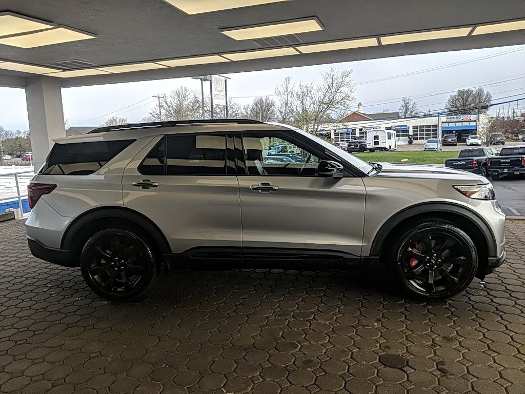 Certified 2022 Ford Explorer ST w/ Equipment Group 401A AWD/4WD image 5